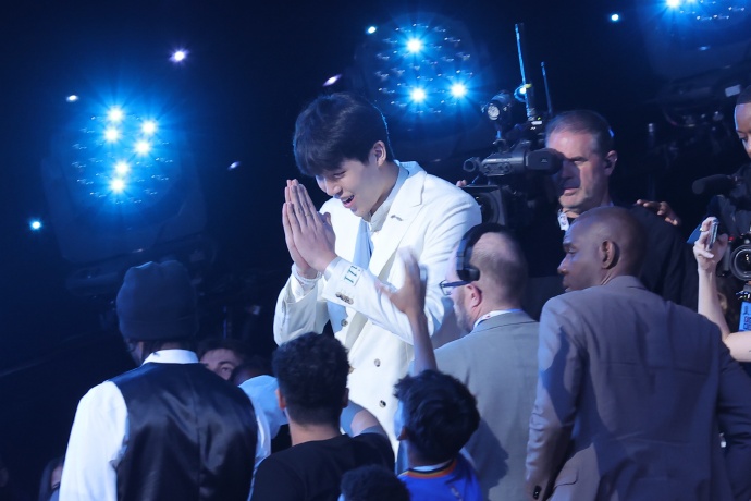 开拓者16顺位选中杨瀚森：中国篮球新希望的崛起